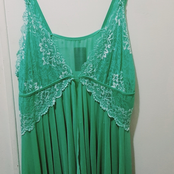 Plus size lingerie 1x-2x - Picture 4 of 5